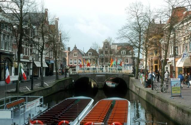 Holiday Home Canal View Alkmaar Exterior photo